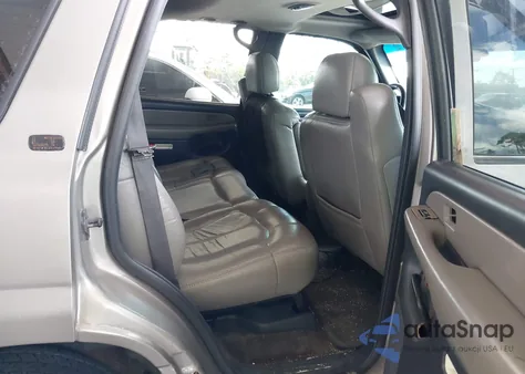 2001 Chevrolet Tahoe Lt z USA, uszkodzony, nr VIN 1GNEK13T71J206740